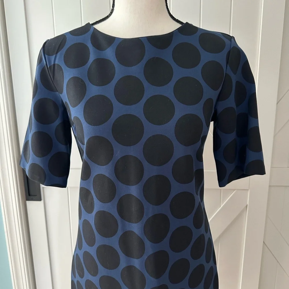 GAP Blue Black Polka Dot Pattern Dress Size 0 Sheath Dress - Picture 2 of 5